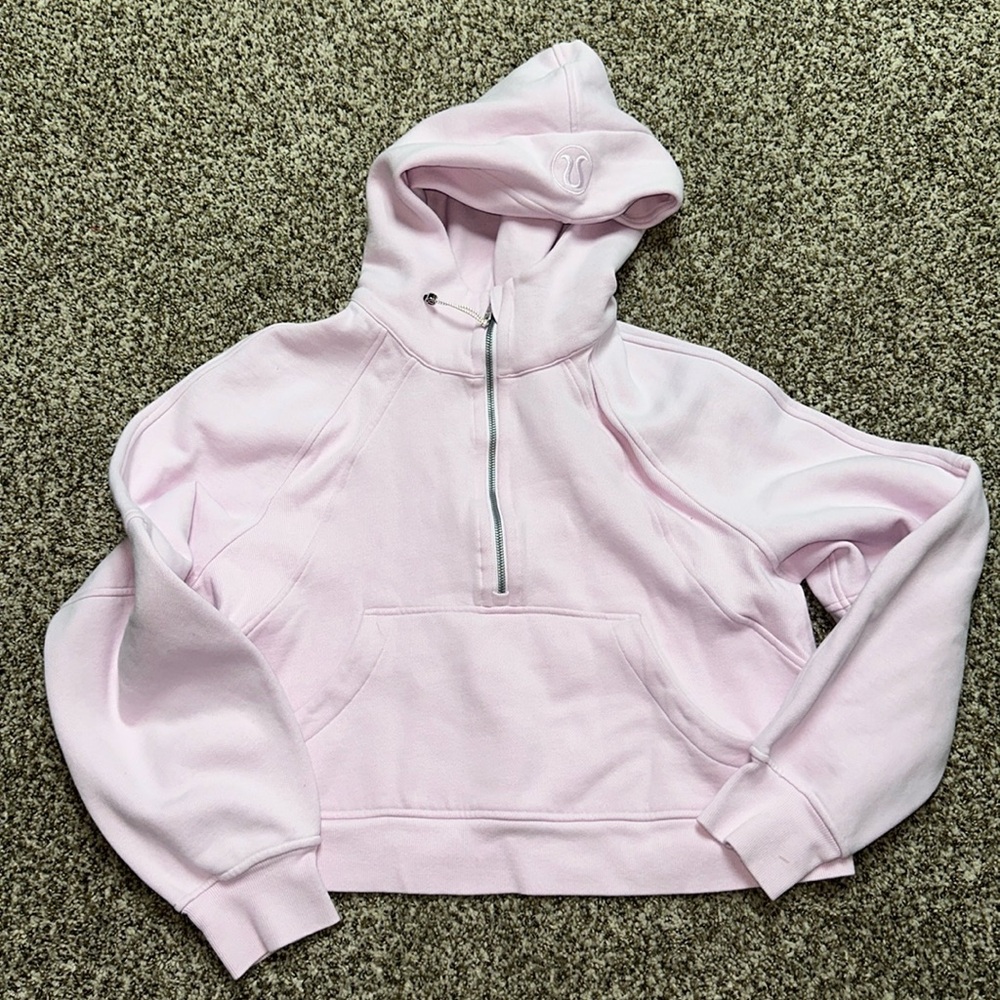 Women’s lululemon cropped hooded scuba
